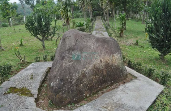 Detail Gambar Prasasti Muara Cianten Nomer 13