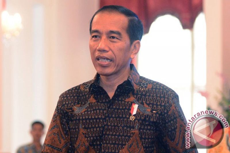 Detail Gambar Presiden Jokowi Gambar Menteri Susi Nomer 17