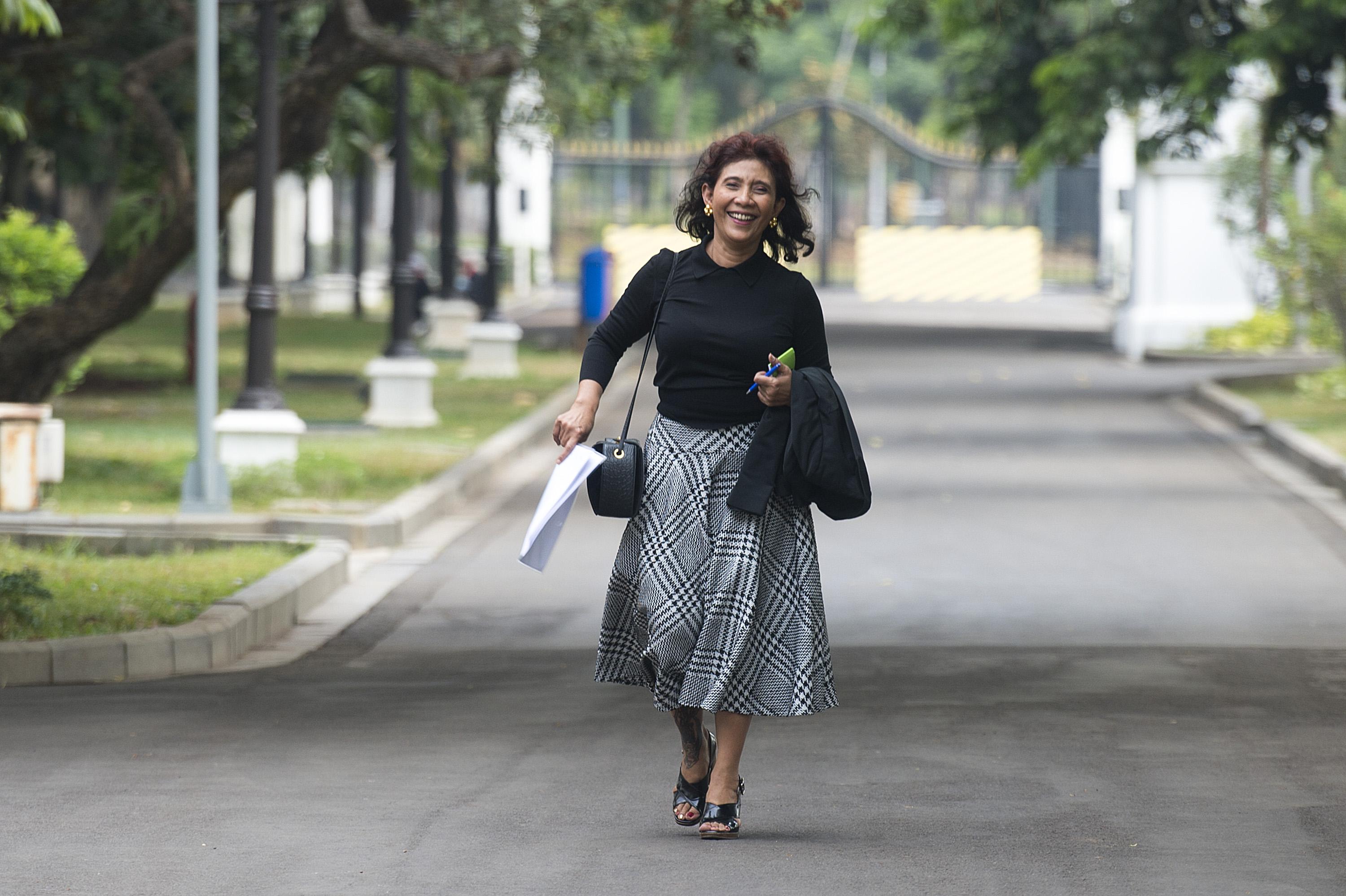 Detail Gambar Presiden Jokowi Gambar Menteri Susi Nomer 24