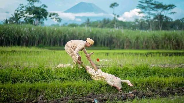 Detail Gambar Prewedding Lucu Nomer 39