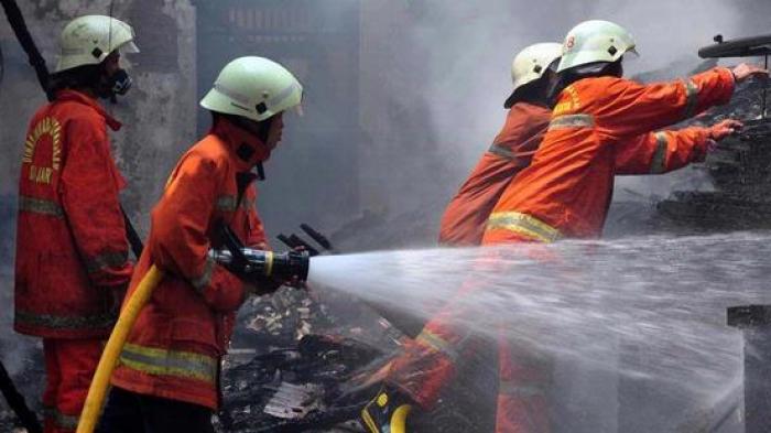 Detail Gambar Profesi Pemadam Kebakaran Nomer 11