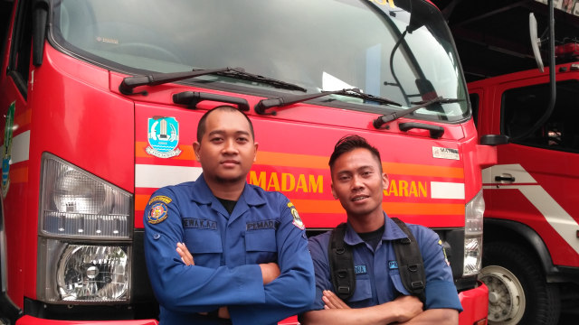 Detail Gambar Profesi Pemadam Kebakaran Nomer 5