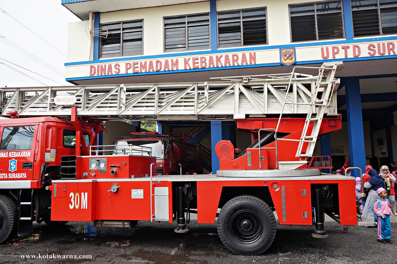 Detail Gambar Profesi Pemadam Kebakaran Nomer 48