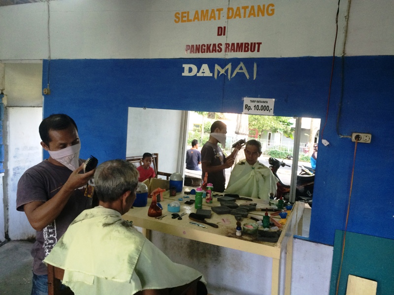 Detail Gambar Profesi Tukang Potong Rambut Kartun Nomer 38