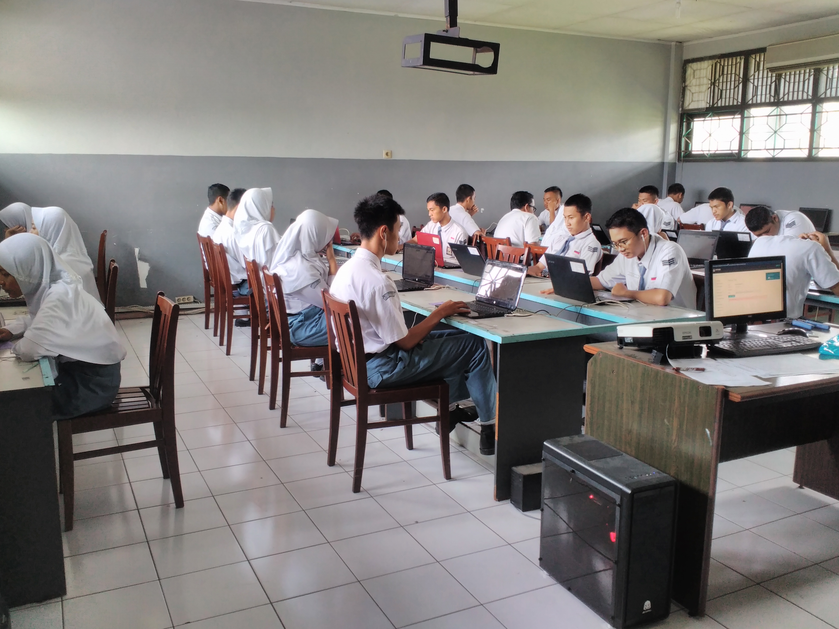 Detail Gambar Prototipe Lab Komputer Smp Nomer 17