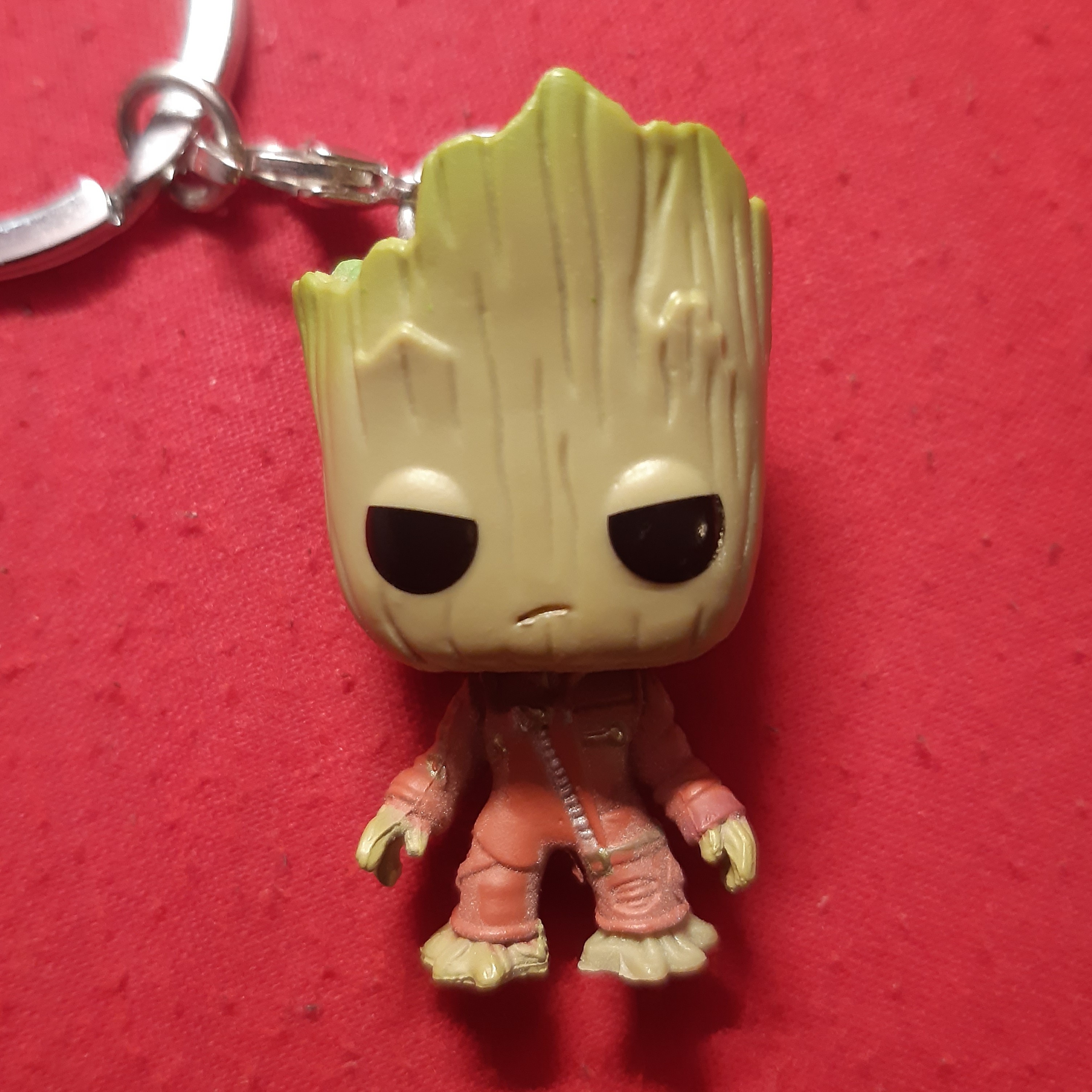 Detail Dancing Groot Keychain Nomer 42