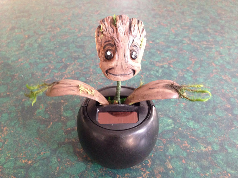 Detail Dancing Groot Solar Nomer 26