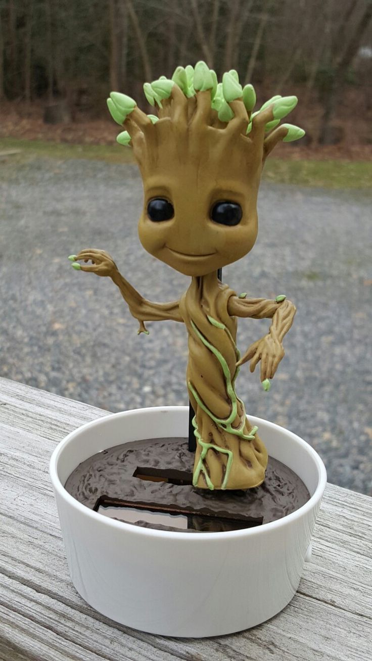 Detail Dancing Groot Solar Powered Nomer 6