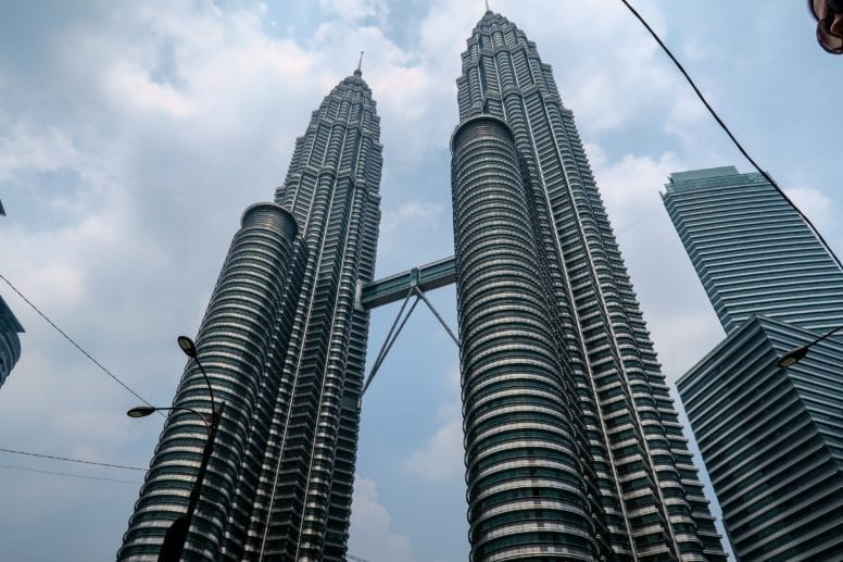 Detail Dari Bandara Kuala Lumpur Ke Menara Petronas Nomer 31