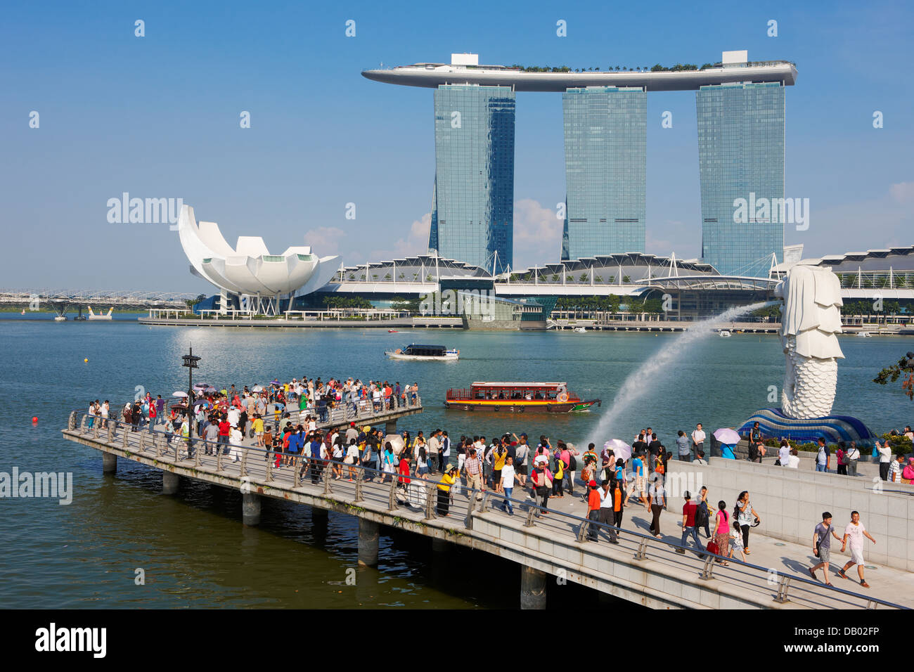 Detail Dari Merlion Park Ke Marina Bay Sands Nomer 19