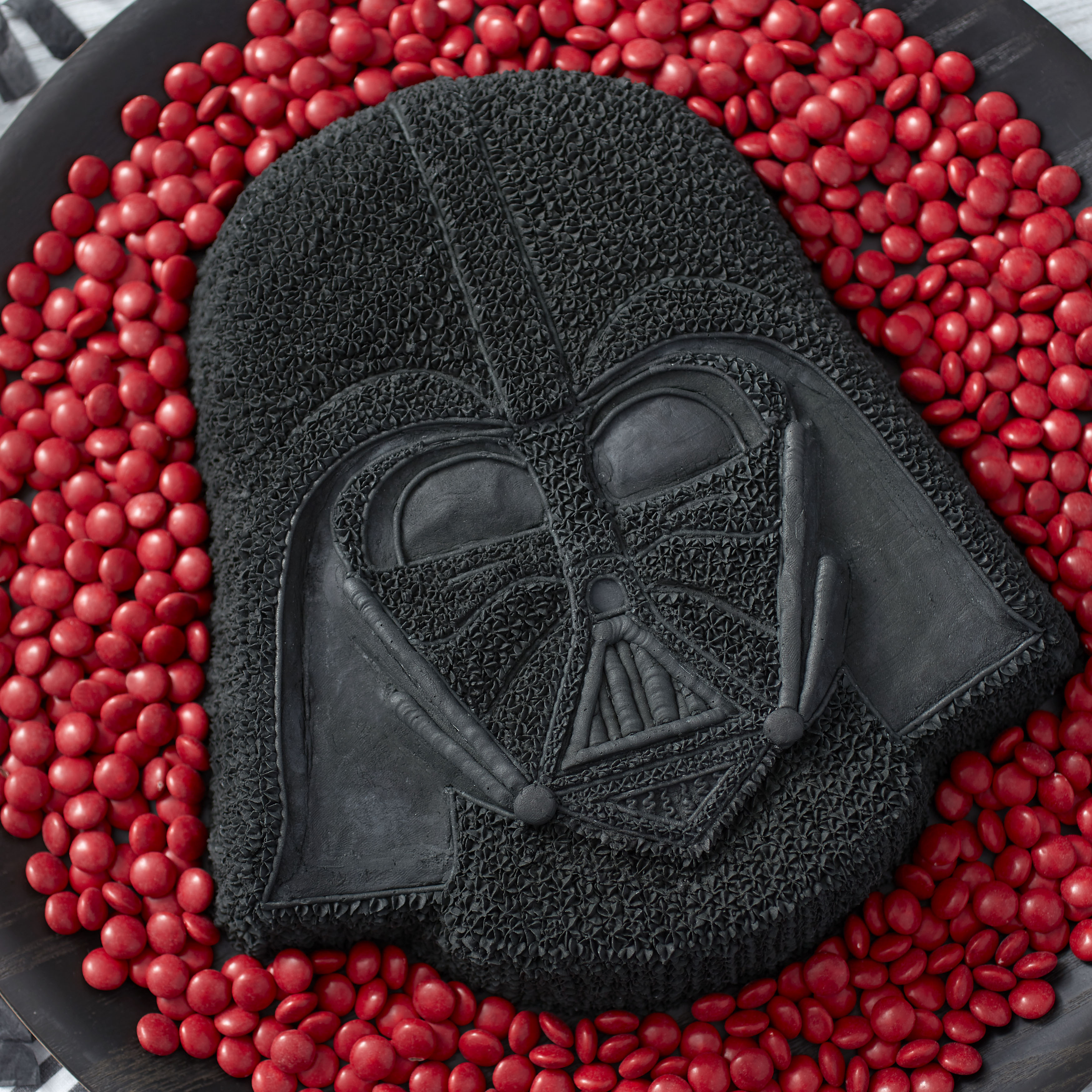 Detail Darth Vader Cake Pan Nomer 5