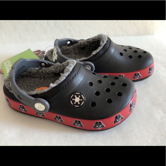 Detail Darth Vader Crocs Nomer 41