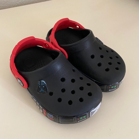 Detail Darth Vader Crocs Nomer 54