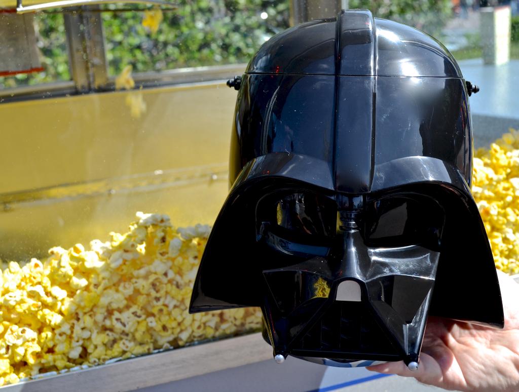 Detail Darth Vader Popcorn Bucket Nomer 15