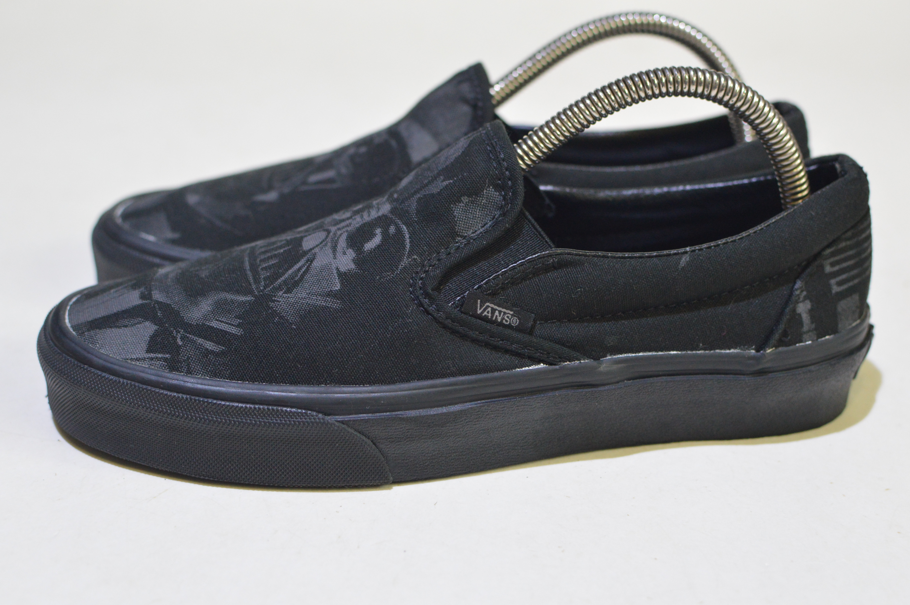 Detail Darth Vader Vans Mens Nomer 46
