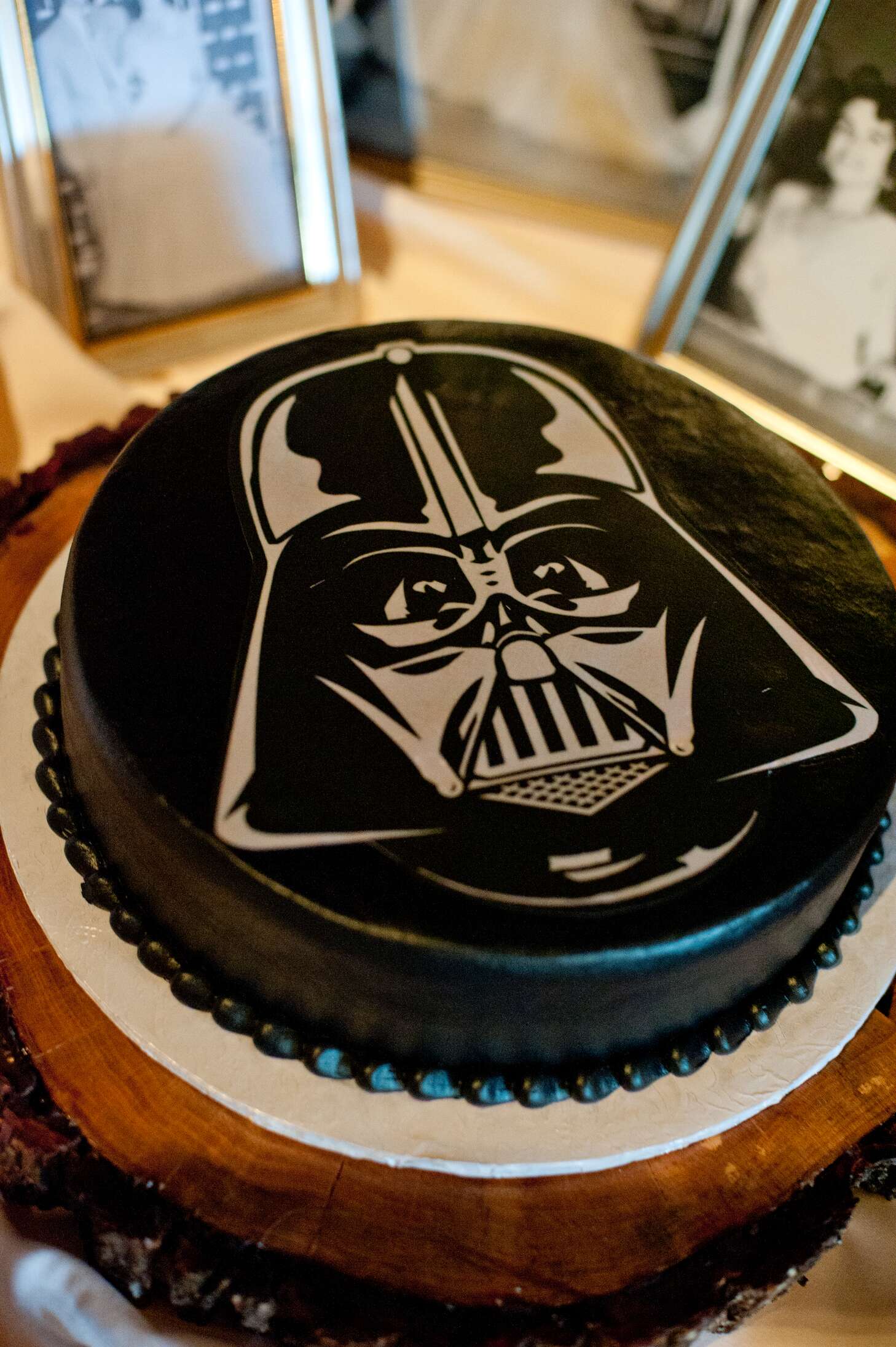 Detail Darth Vader Wedding Cake Nomer 3