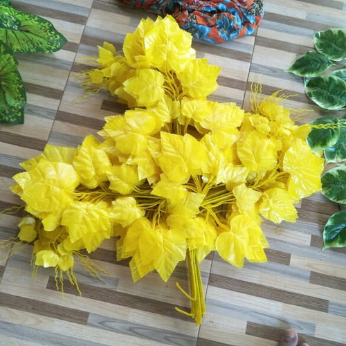 Detail Daun Warna Kuning Nomer 23