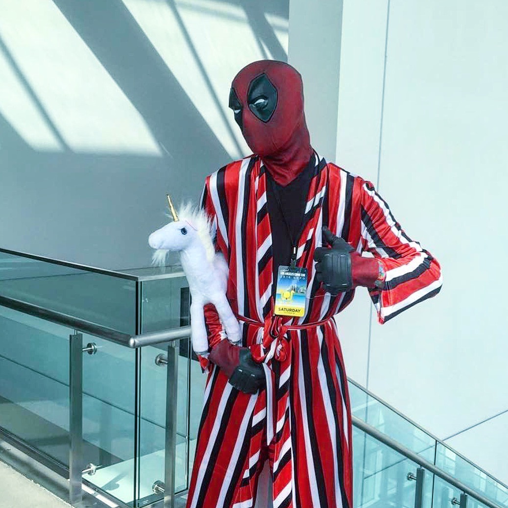 Detail Deadpool Bathrobe Nomer 22