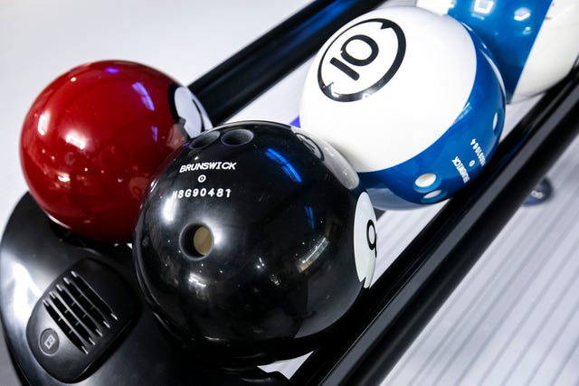 Detail Deadpool Bowling Ball Nomer 15