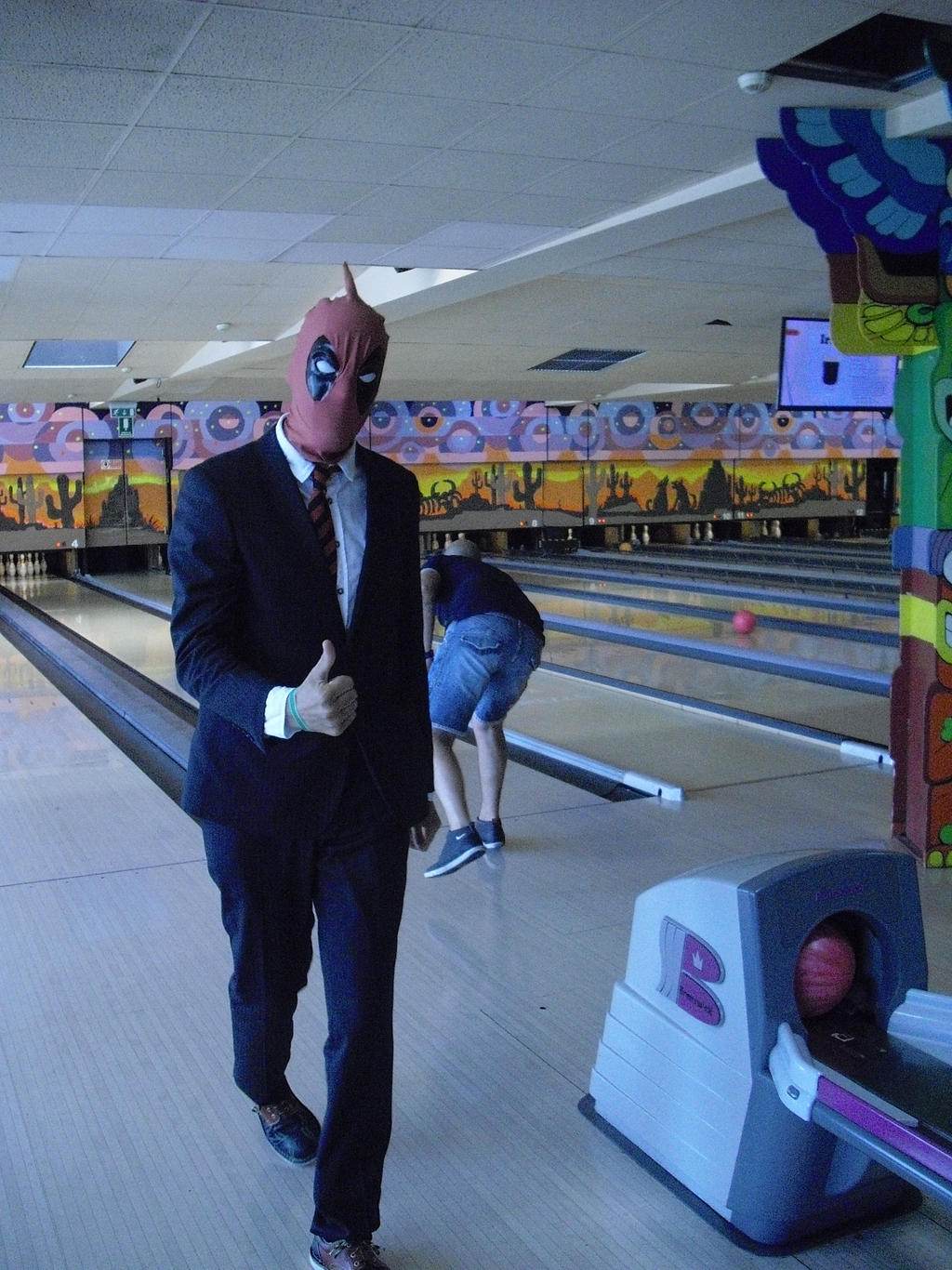 Detail Deadpool Bowling Ball Nomer 6