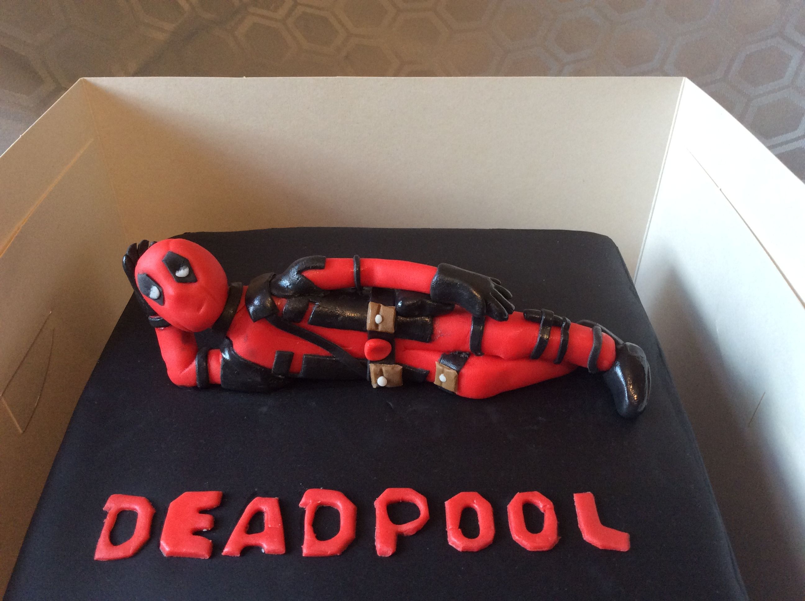 Detail Deadpool Cake Pan Nomer 15