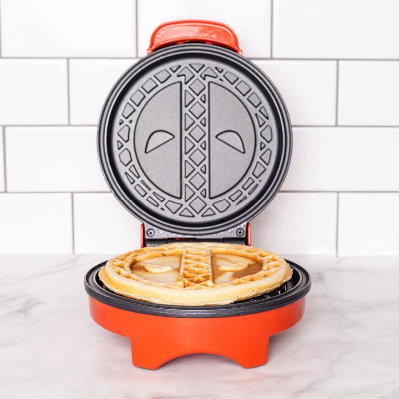 Detail Deadpool Waffle Maker Nomer 9