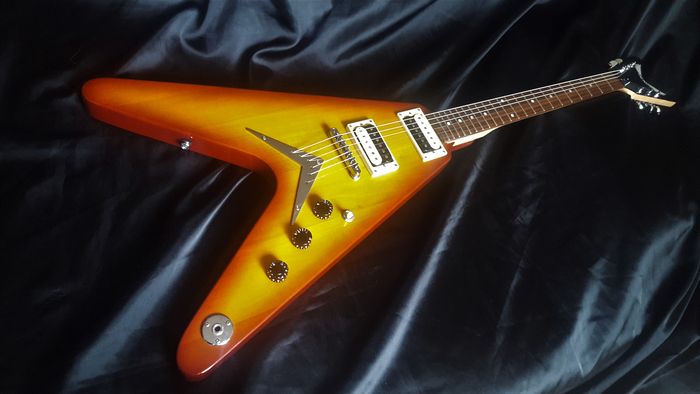 Detail Dean Flying V Nomer 50