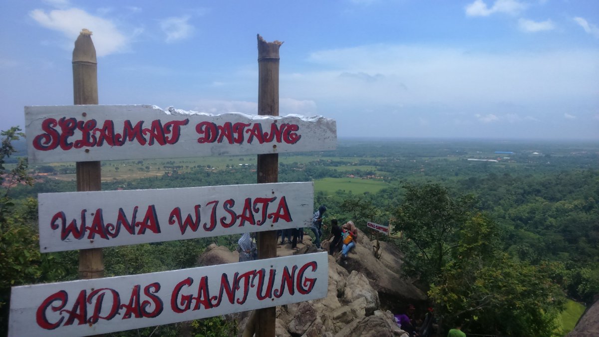 Detail Gambar Puncak Tebing Nomer 28