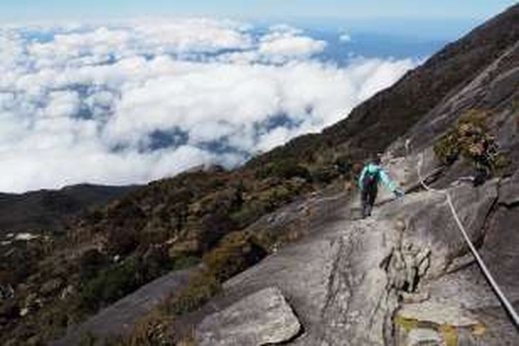 Detail Gambar Punck Kinabalu Sebelum Dan Selepas Gampa Nomer 2