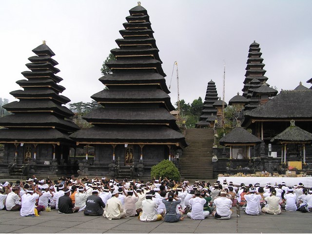 Detail Gambar Pura Besakih Di Bali Nomer 30