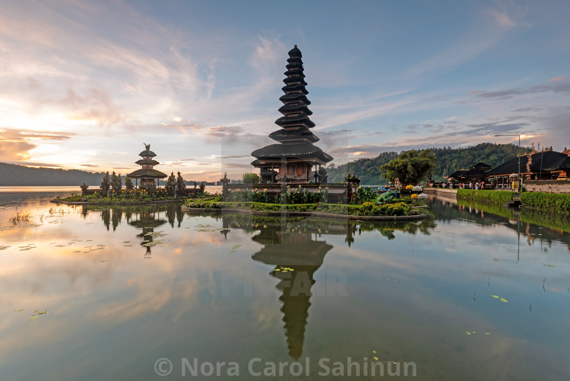 Detail Gambar Pura Danau Beratan Nomer 38