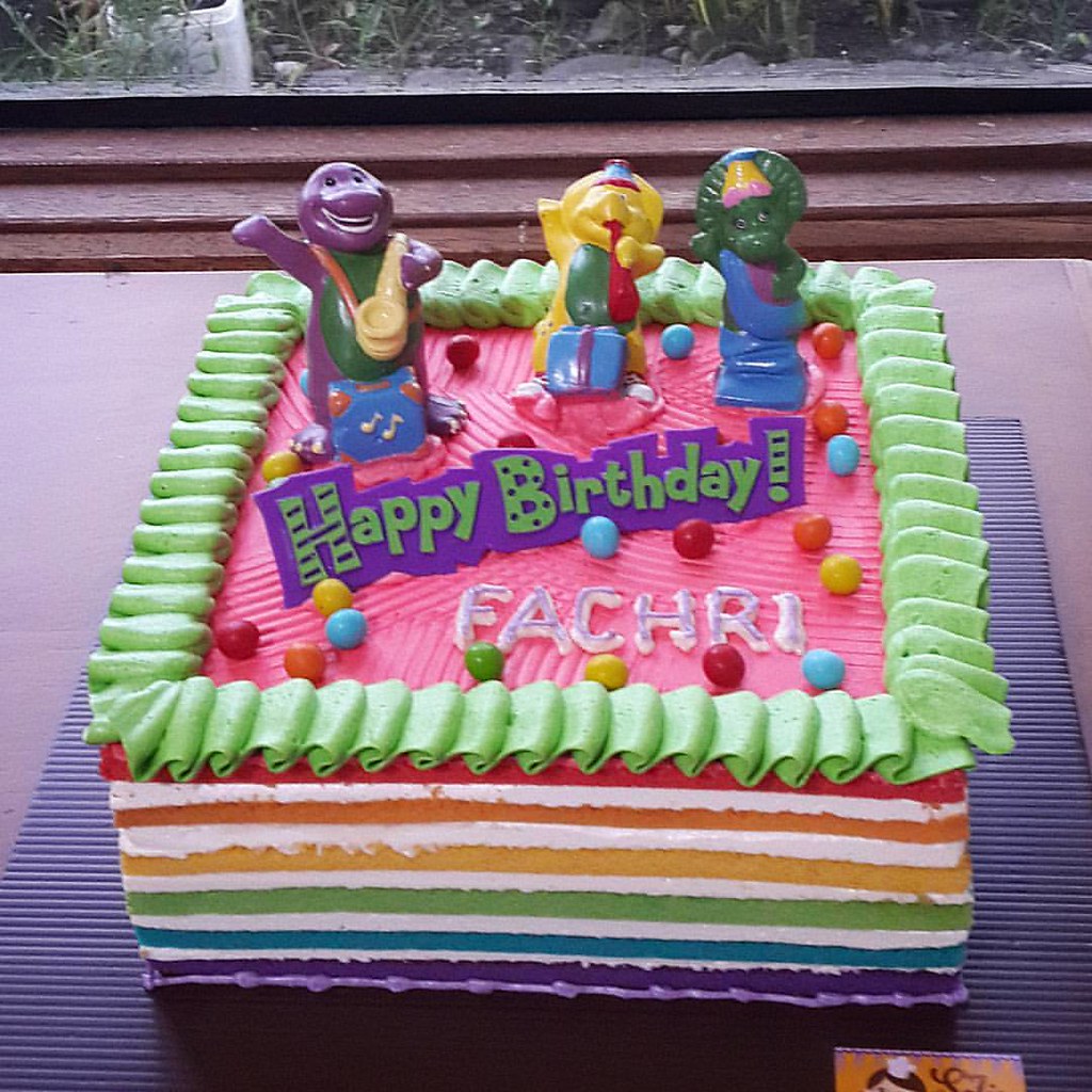 Detail Gambar Rainbow Cake Ultah Nomer 41