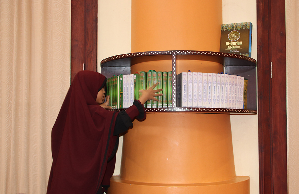 Detail Gambar Rak Alquran Di Masjid Nomer 12