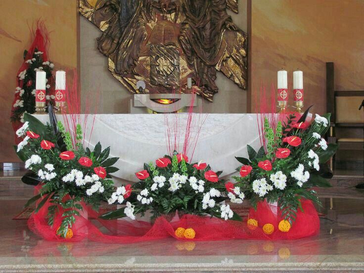 Detail Gambar Rangkaian Bunga Altar Gereja Nomer 11