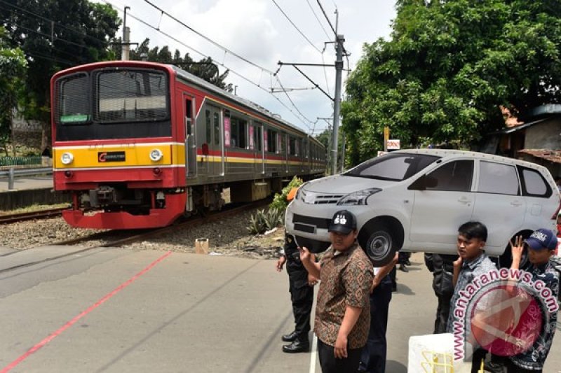 Detail Gambar Rel Kereta Api Di Probolinggo Nomer 43