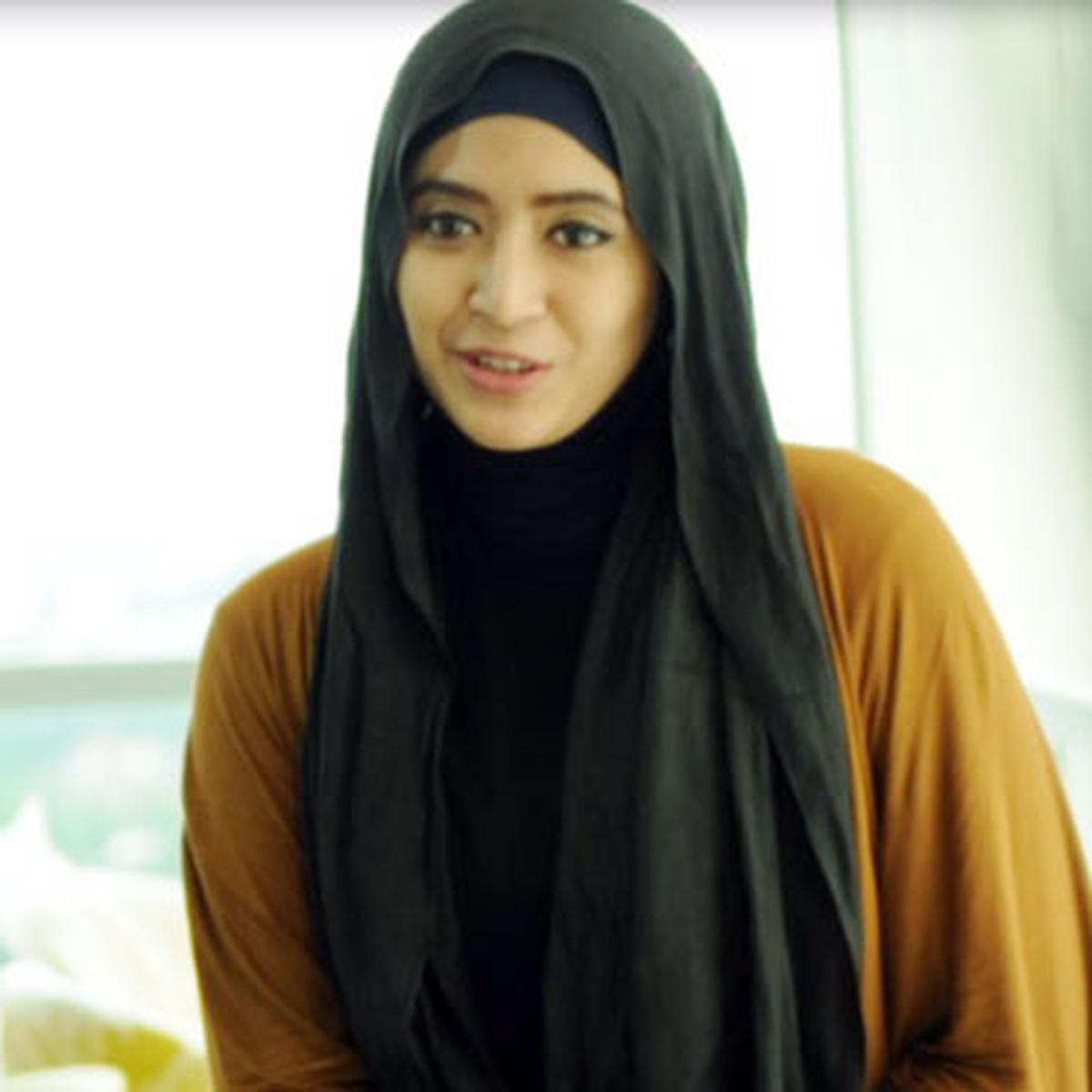 Detail Gambar Remaja Perempuan Muslimah Berpakaian Seragam Sangat Ketat Nomer 36