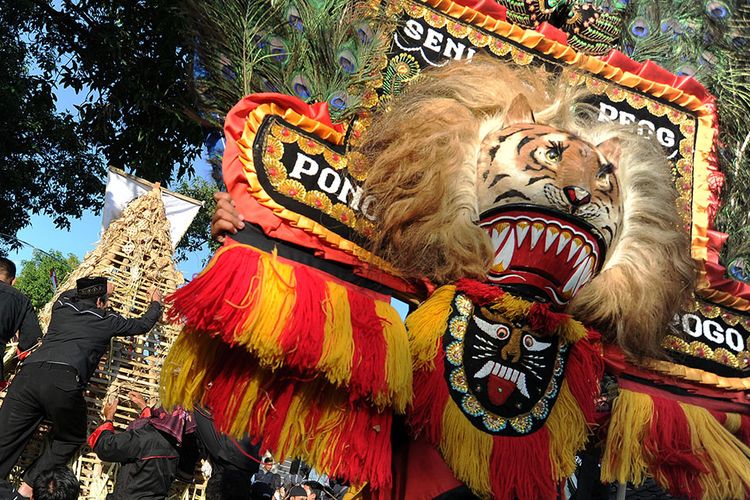 Detail Gambar Reog Ponorogo Asli Nomer 37