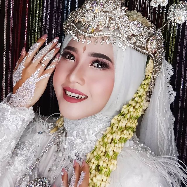 Gambar Rias Pengantin - KibrisPDR