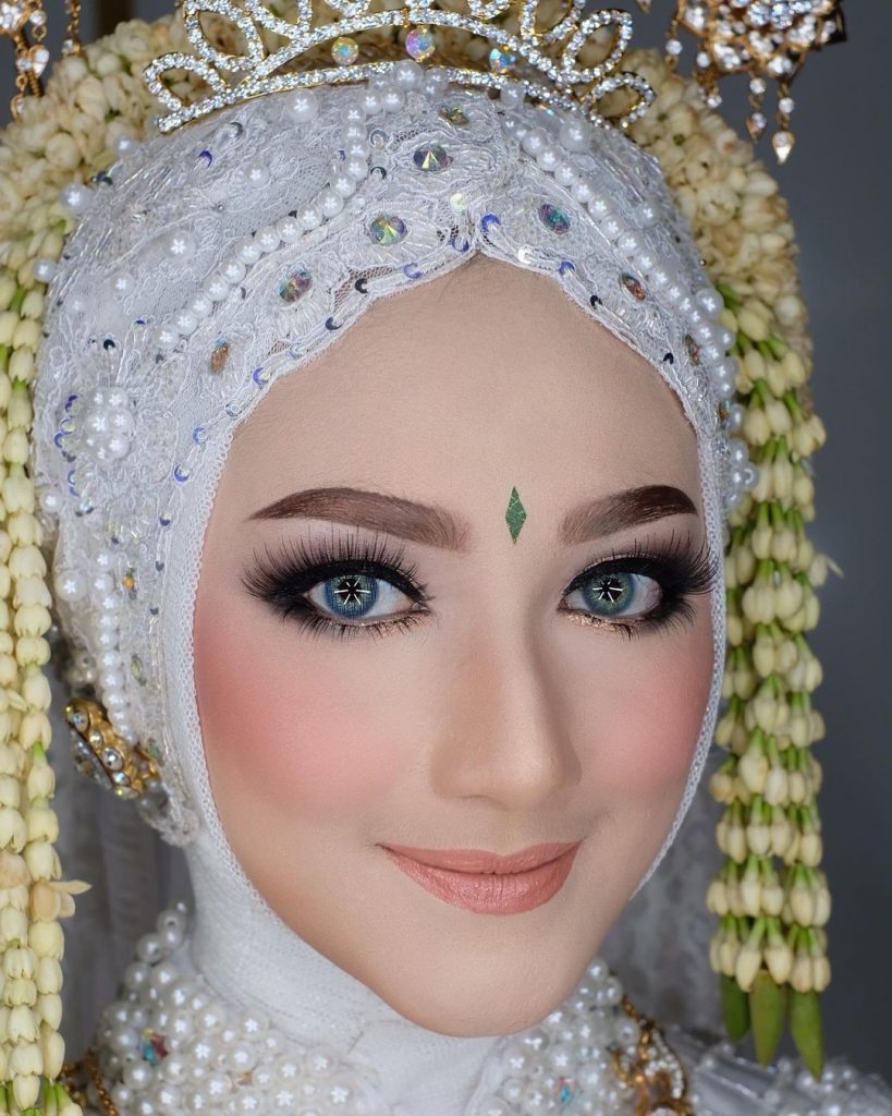 Detail Gambar Rias Pengantin Nomer 33