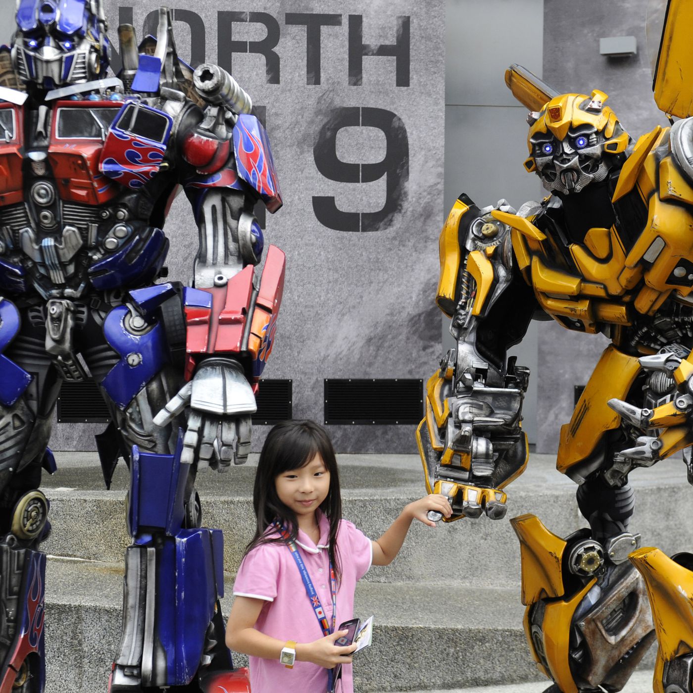 Detail Gambar Robot Transformers 4 Nomer 19