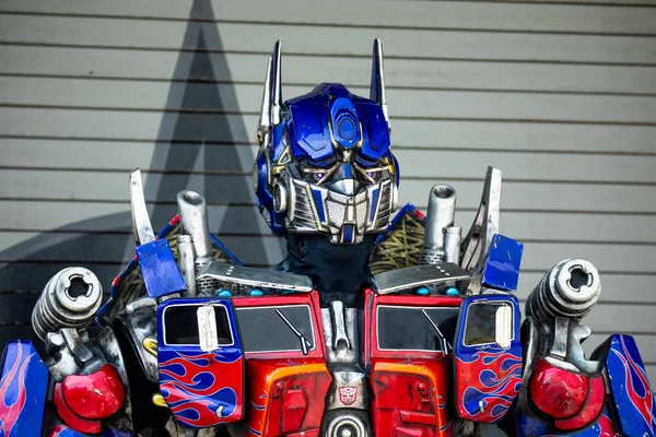 Detail Gambar Robot Transformers Nomer 55