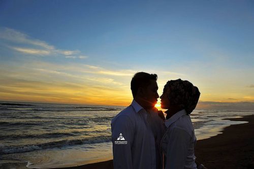 Detail Gambar Romantis Di Pantai Nomer 30