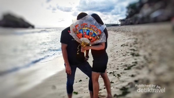 Detail Gambar Romantis Di Pantai Nomer 38