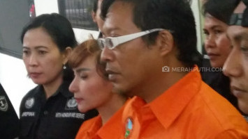 Detail Gambar Roro Fitria Saat Ditangkap Nomer 24