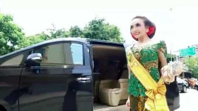 Detail Gambar Roro Fitria Saat Ditangkap Nomer 33