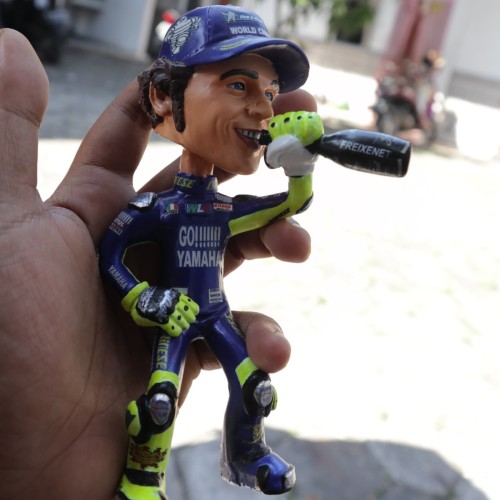 Detail Gambar Rossi Karikatur Nomer 56