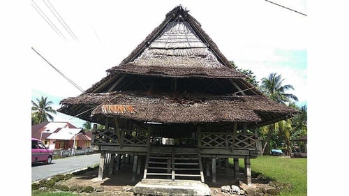 Detail Gambar Rumah Adat Baileo Nomer 15