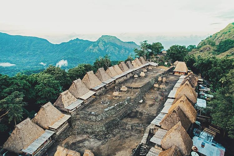 Detail Gambar Rumah Adat Bena Bajawa Nomer 3