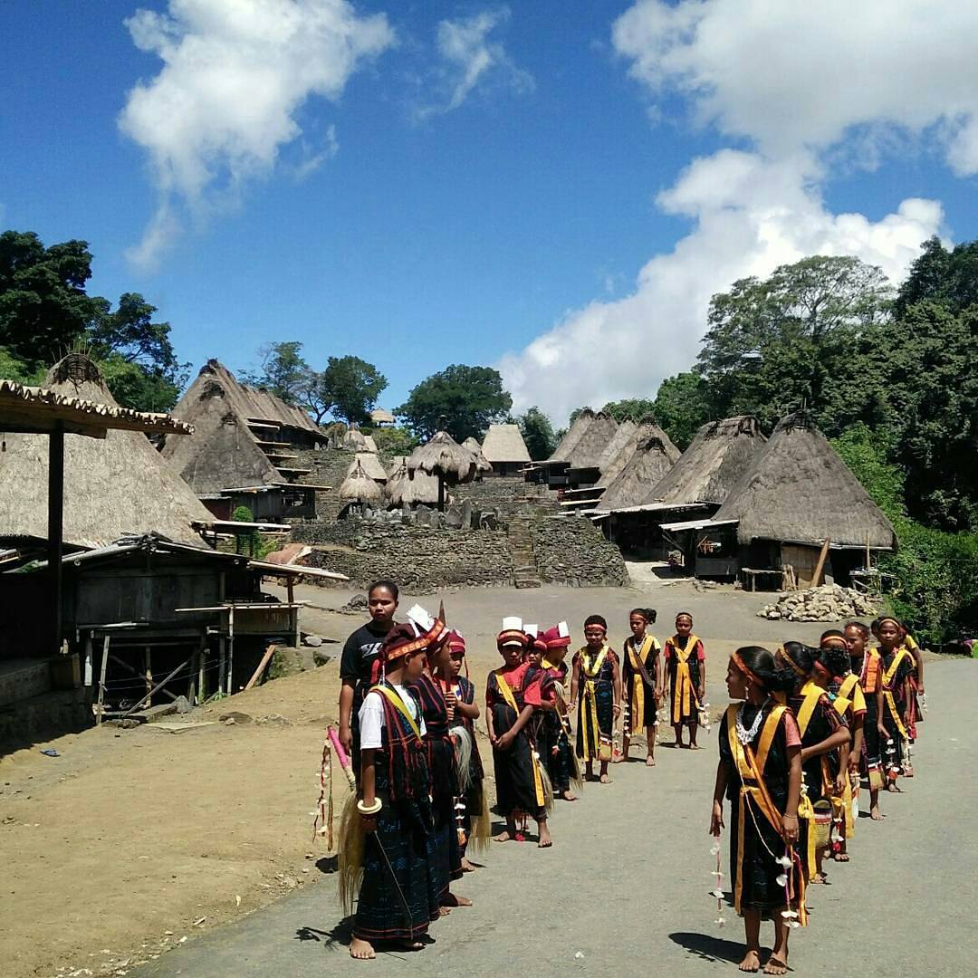 Detail Gambar Rumah Adat Bena Bajawa Nomer 33