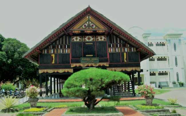 Detail Gambar Rumah Adat Dan Provinsinya Nomer 44